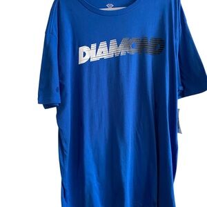 NWT diamond, silver, grey, and black men’s pull on T-shirt 2XL.